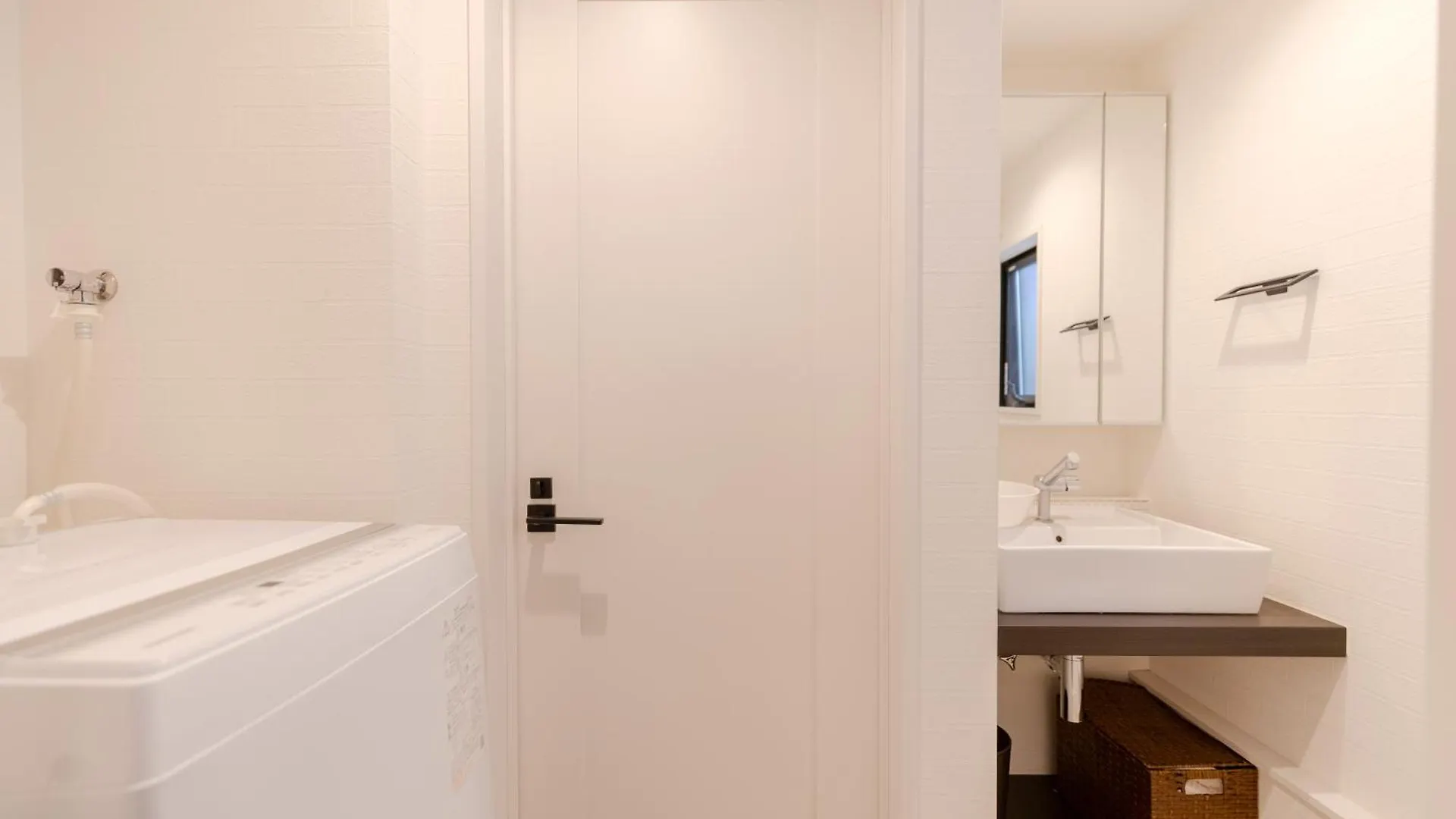 Shinjuku Modern Grey Haven Villa Tokyo