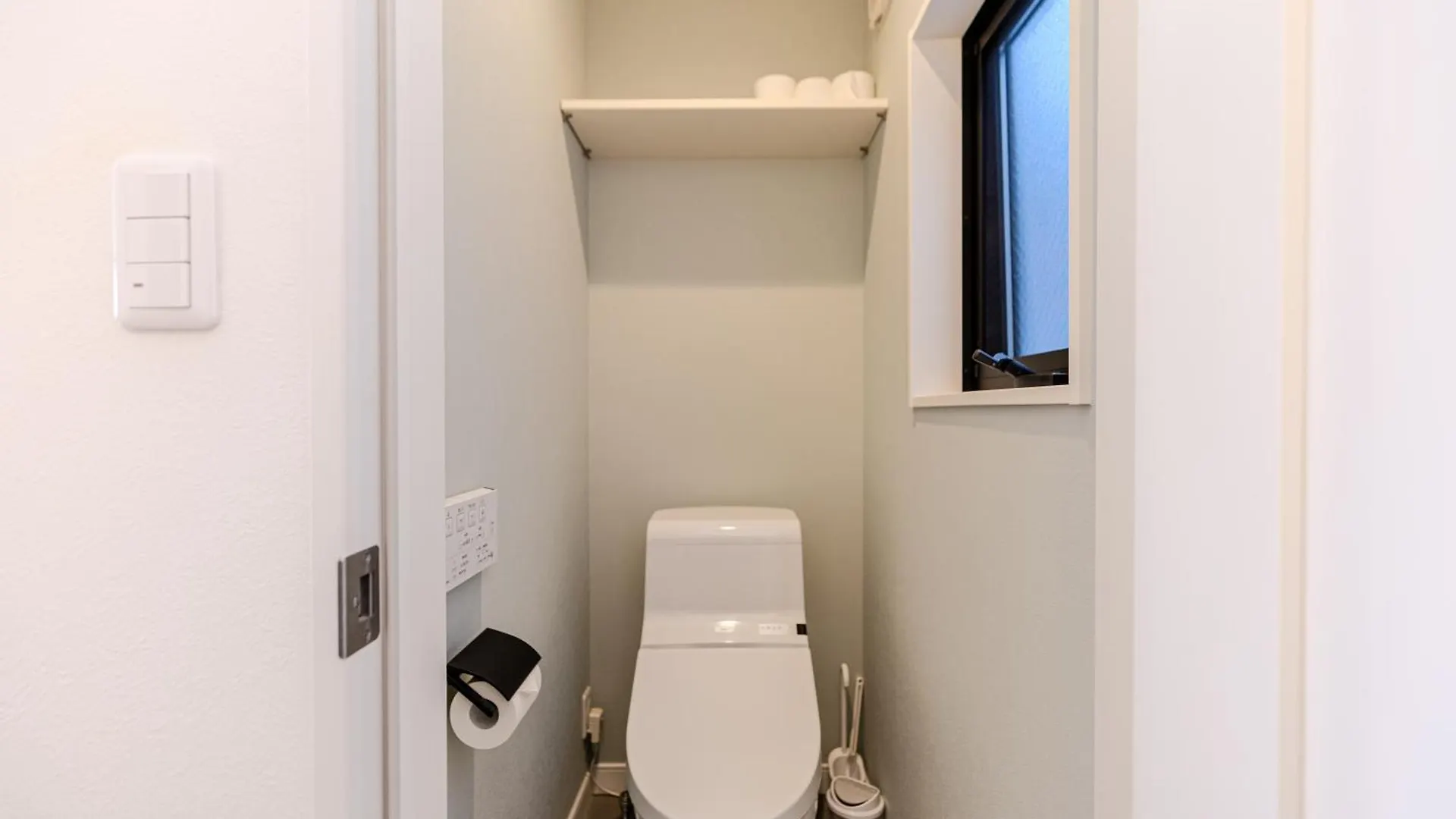 Shinjuku Modern Grey Haven Villa Tokyo