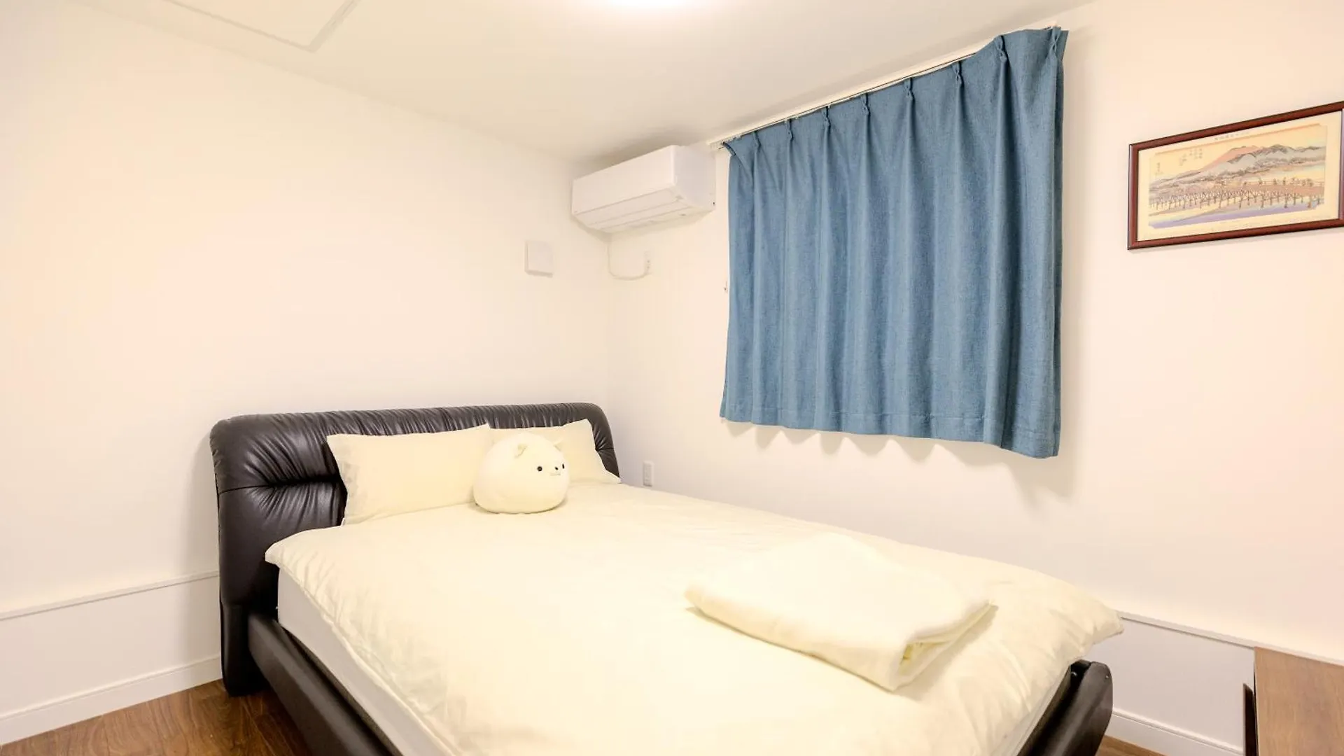 Shinjuku Modern Grey Haven Villa Tokyo